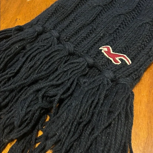 Hollister Navy Knit Scarf with Fringe - Picture 1 of 4